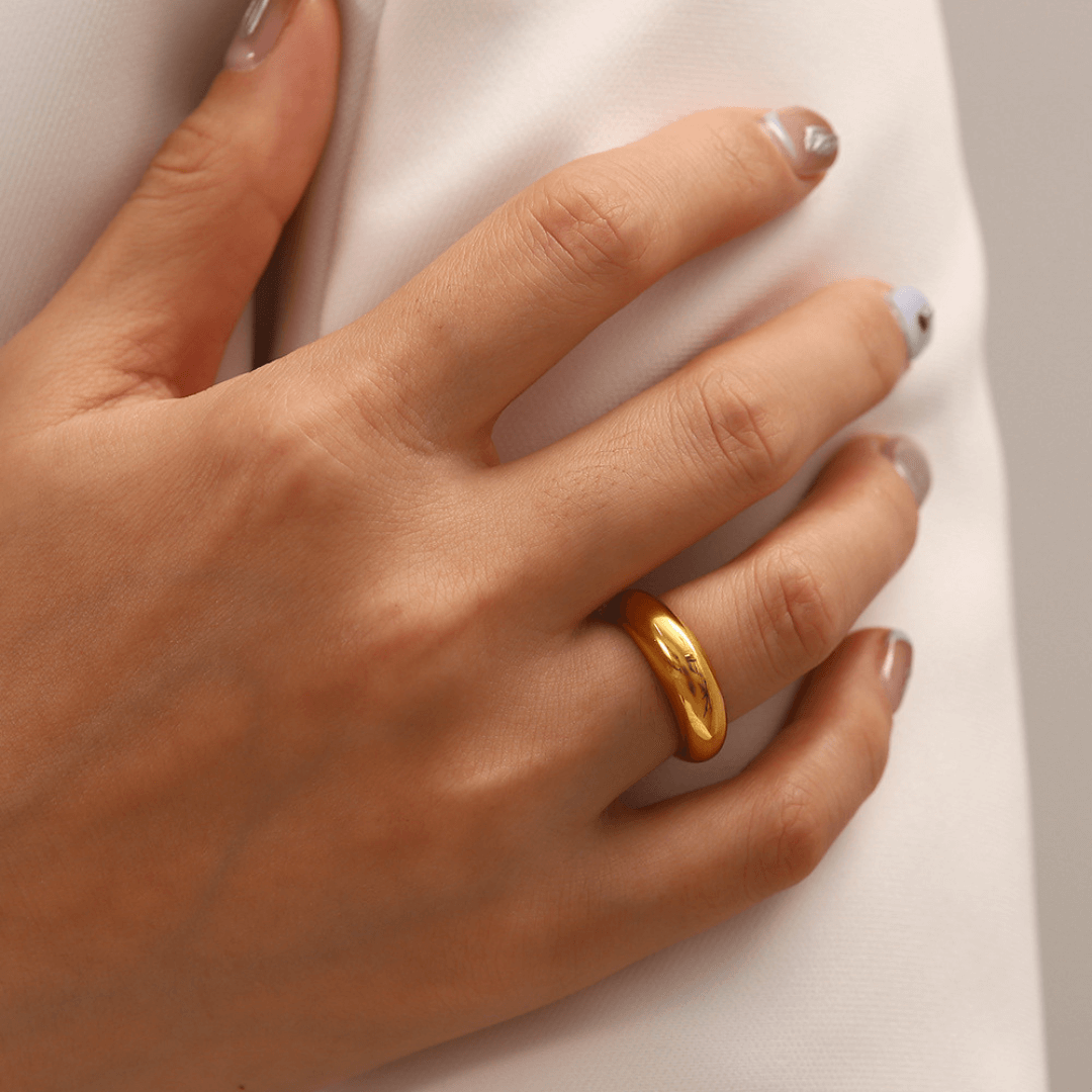 18K Gold Curved Statement Ring