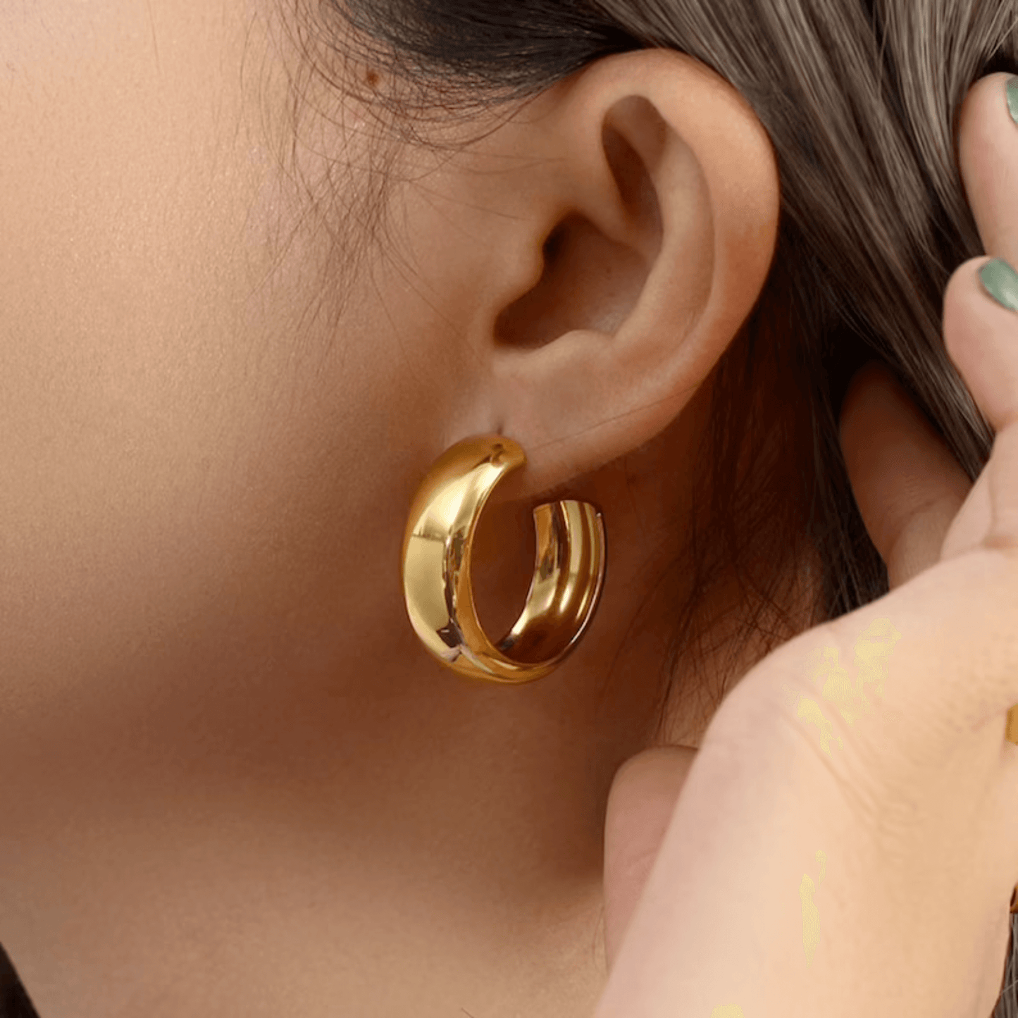 14K Gold Hoop Earrings Vintage Timeless Style