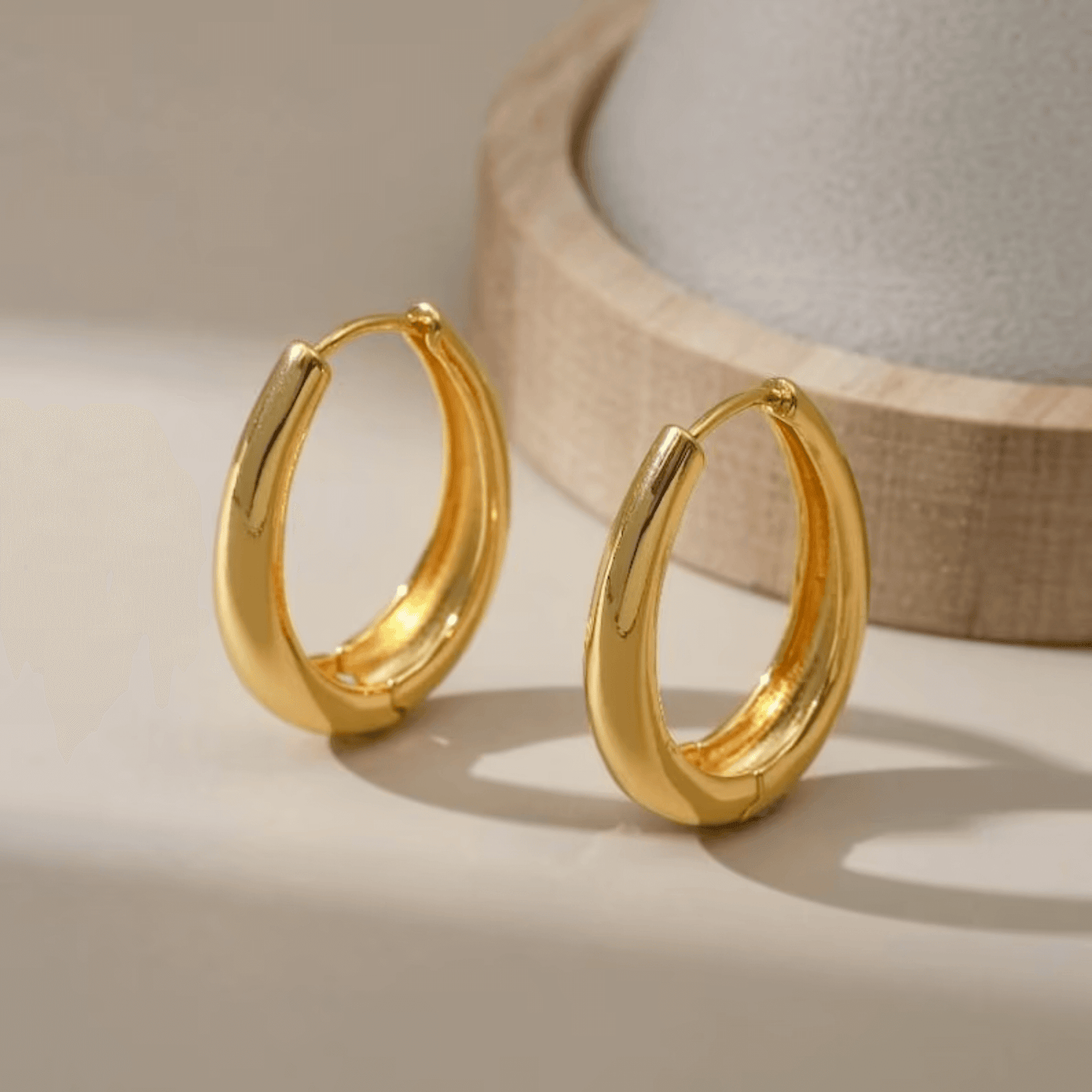 14K Gold Hoop Earrings Atmospheric Oval