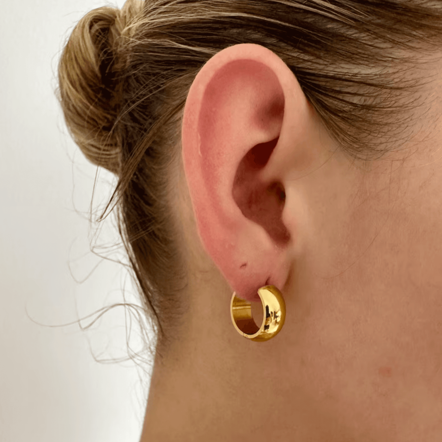 14K Gold Hoop Earrings Vintage Timeless Style