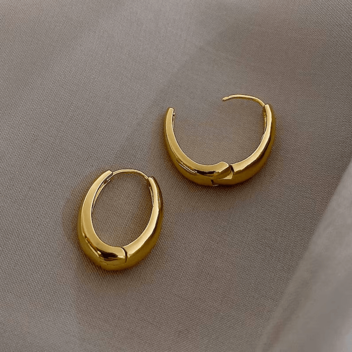 14K Gold Hoop Earrings Atmospheric Oval